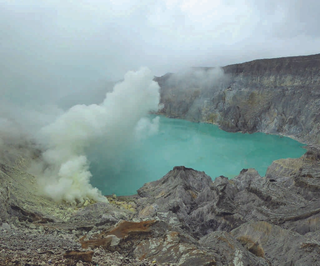  Ijen  Crater  Package For Honeymoon And Romantic Getaway